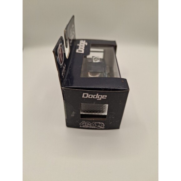 M2 Machines 1969 Dodge Charger Daytona Hemi 426 Mopar S109 - Picture 3 of 7